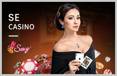 Bàn chơi bài poker với các quân bài
